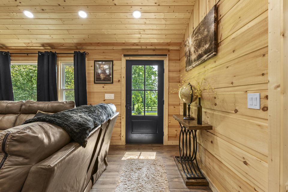 Versailles, Kentucky, 40383, United States, 3 Bedrooms Bedrooms, ,2 BathroomsBathrooms,Residential,For Sale,1976488