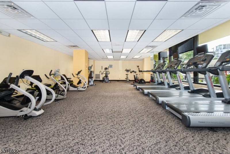 Verona Twp., New Jersey, 07044, United States, 2 Bedrooms Bedrooms, ,2 BathroomsBathrooms,Residential,For Sale,1976257