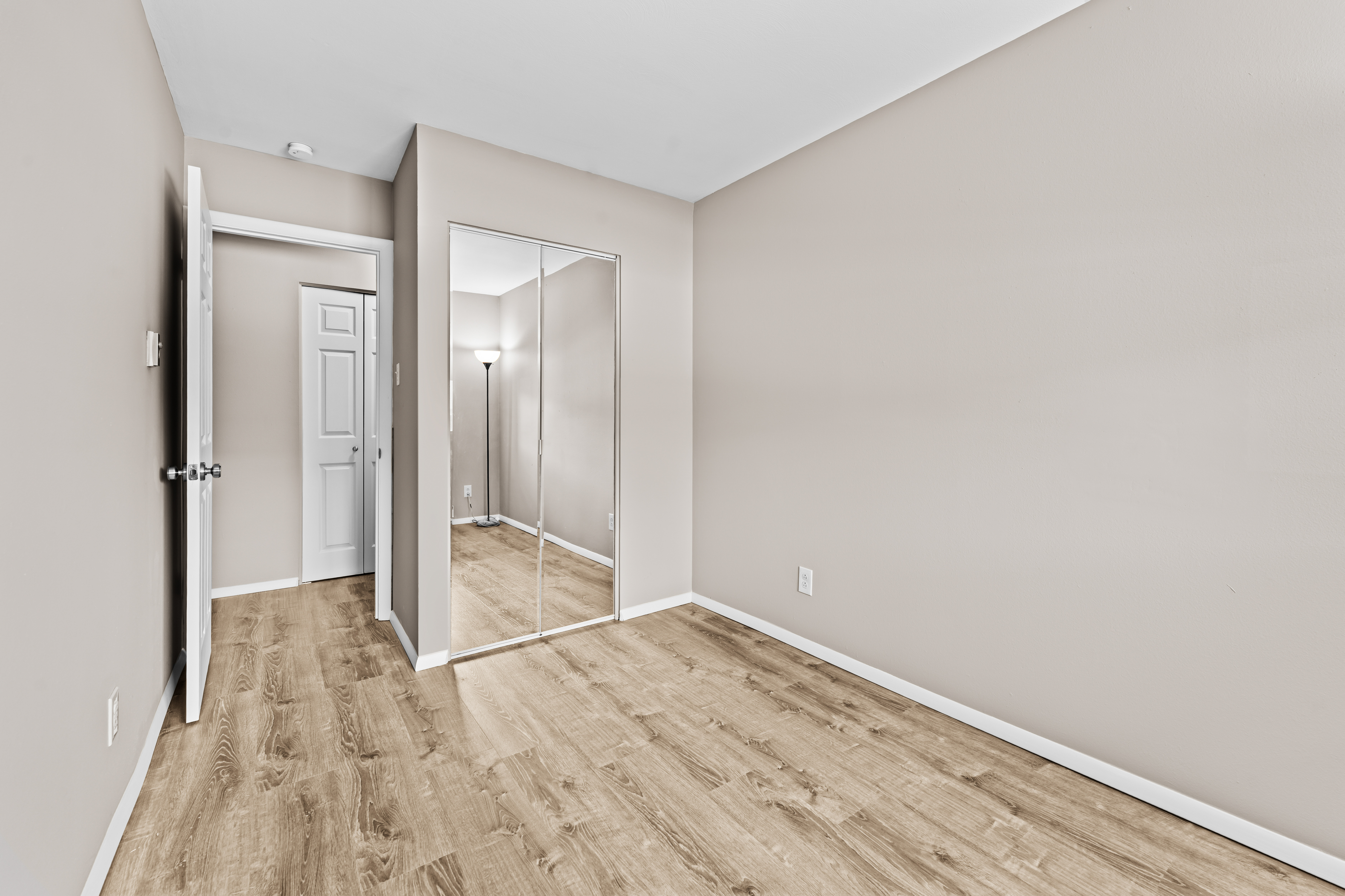  Move-In Ready Ground-Floor Condo in Mehlville School District - 物件實景