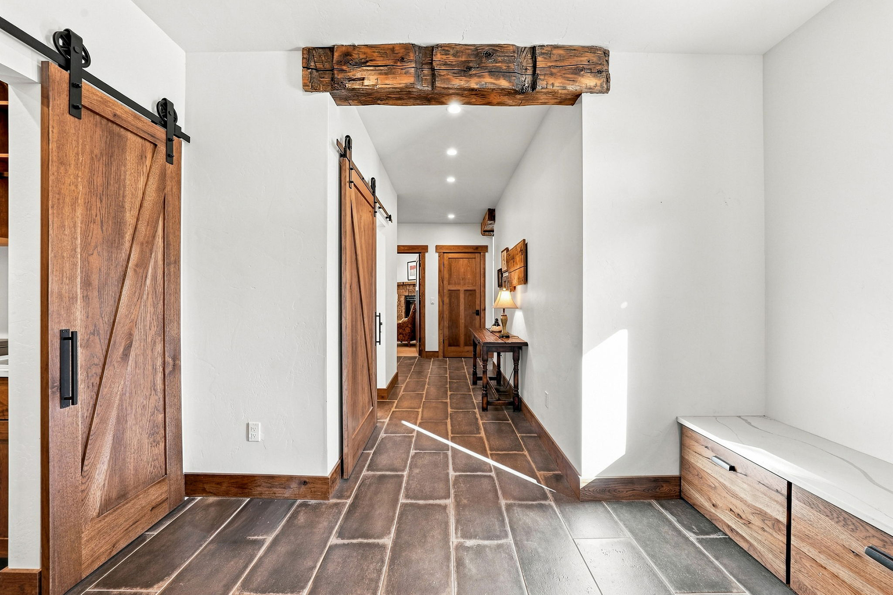  112 Brownstone Loop - 物件實景