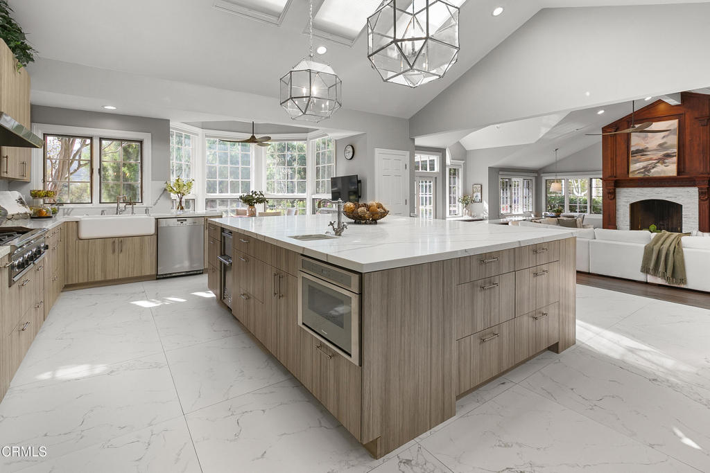 Camarillo, California, 93012, United States, 5 Bedrooms Bedrooms, ,7 BathroomsBathrooms,Residential,For Sale,1996163