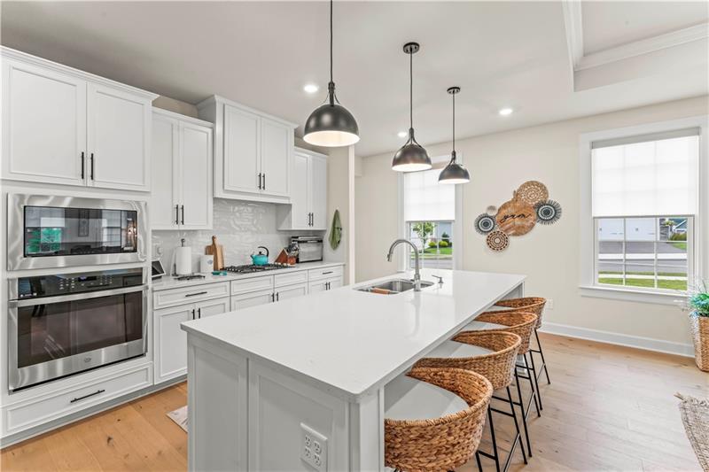 Canonsburg, Pennsylvania, 15317, United States, 3 Bedrooms Bedrooms, ,3 BathroomsBathrooms,Residential,For Sale,1895014
