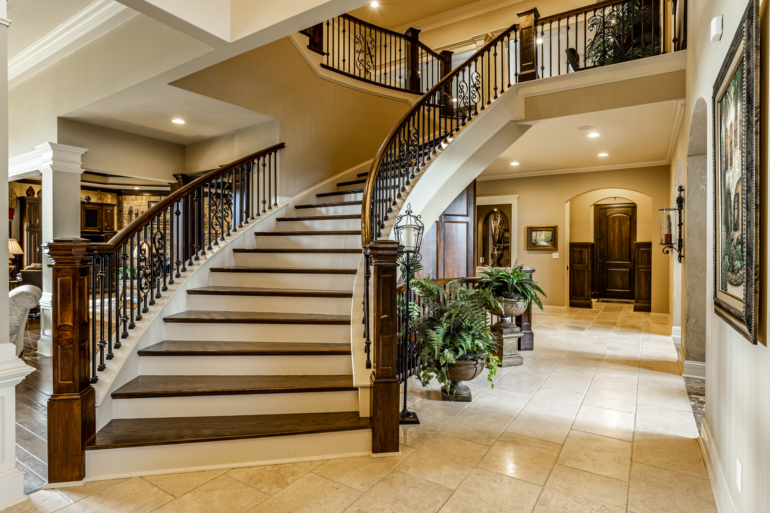  European-Inspired Waterfront Estate with Endless Features - 物件實景