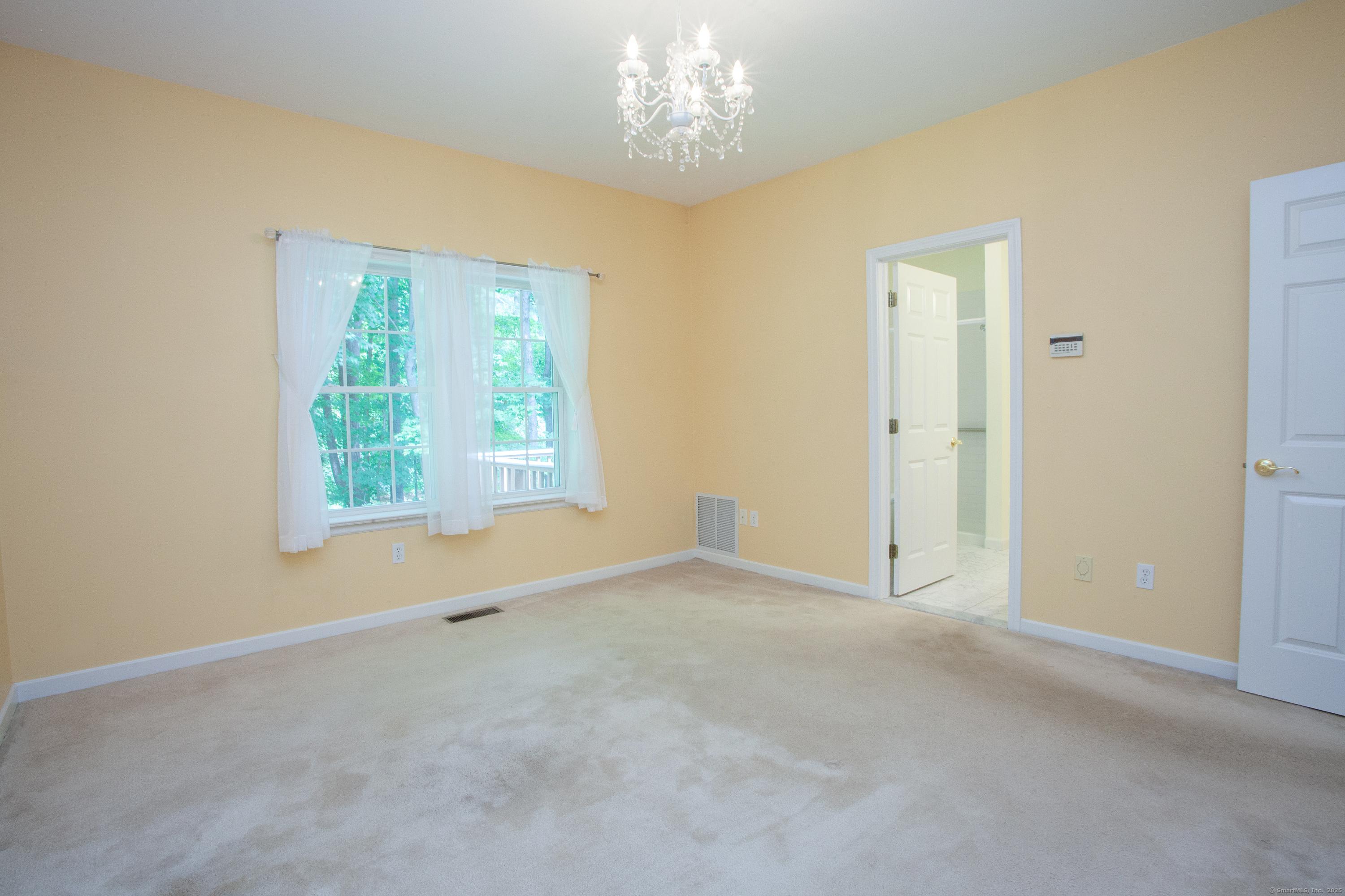 Simsbury, Connecticut, 06070, United States, 2 Bedrooms Bedrooms, ,4 BathroomsBathrooms,Residential,For Sale,1973720