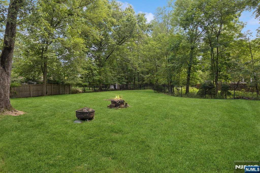 Hillsdale, New Jersey, 07642, United States, 5 Bedrooms Bedrooms, ,3 BathroomsBathrooms,Residential,For Sale,1885332