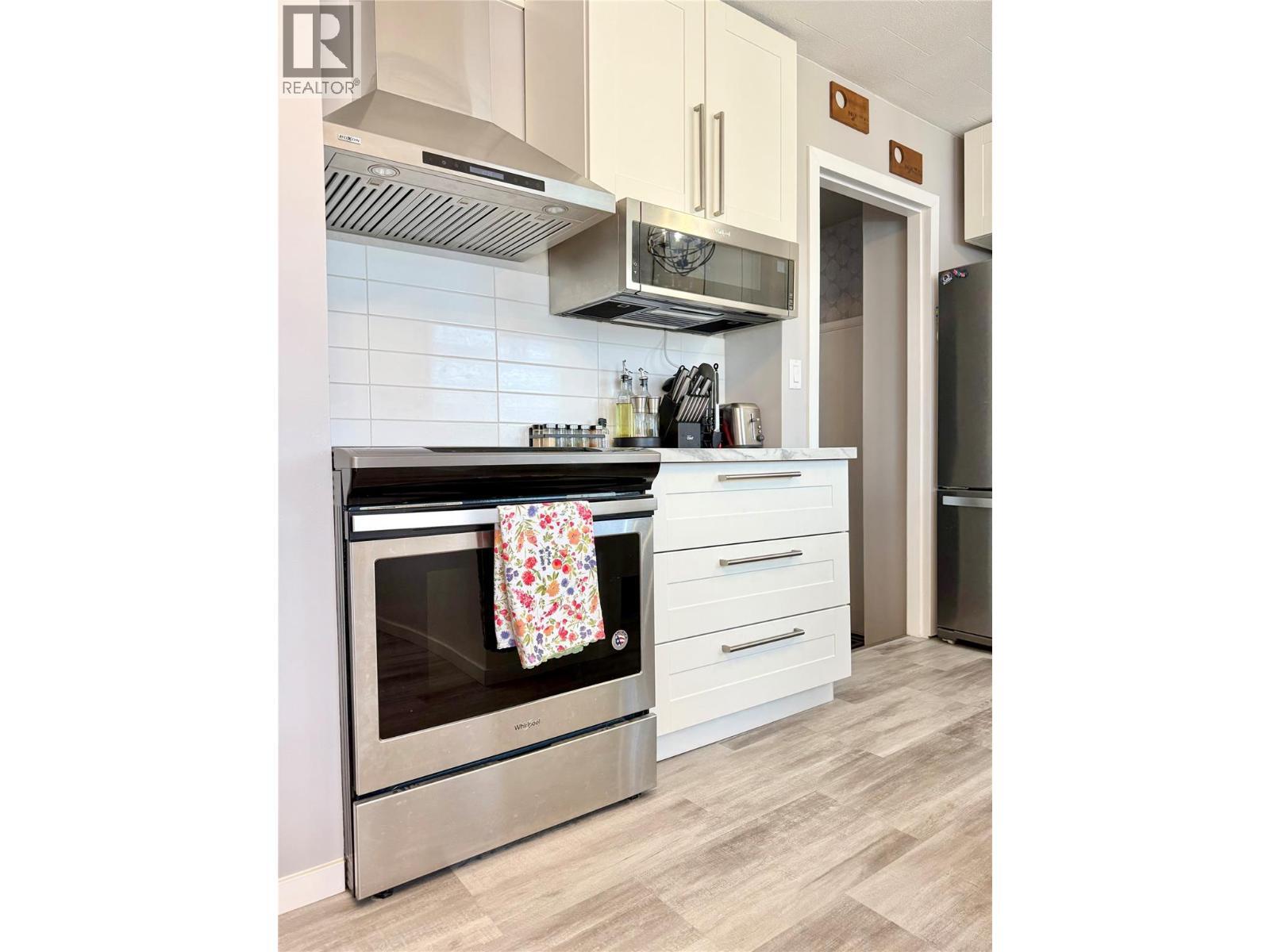 GRAND FORKS, British Columbia, V0H 1H2, CA, 4 Bedrooms Bedrooms, ,1 BathroomBathrooms,Residential,For Sale,1918245