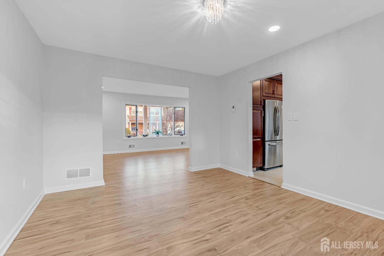 East Brunswick, New Jersey, 08816, United States, 3 Bedrooms Bedrooms, ,3 BathroomsBathrooms,Residential,For Sale,2001983