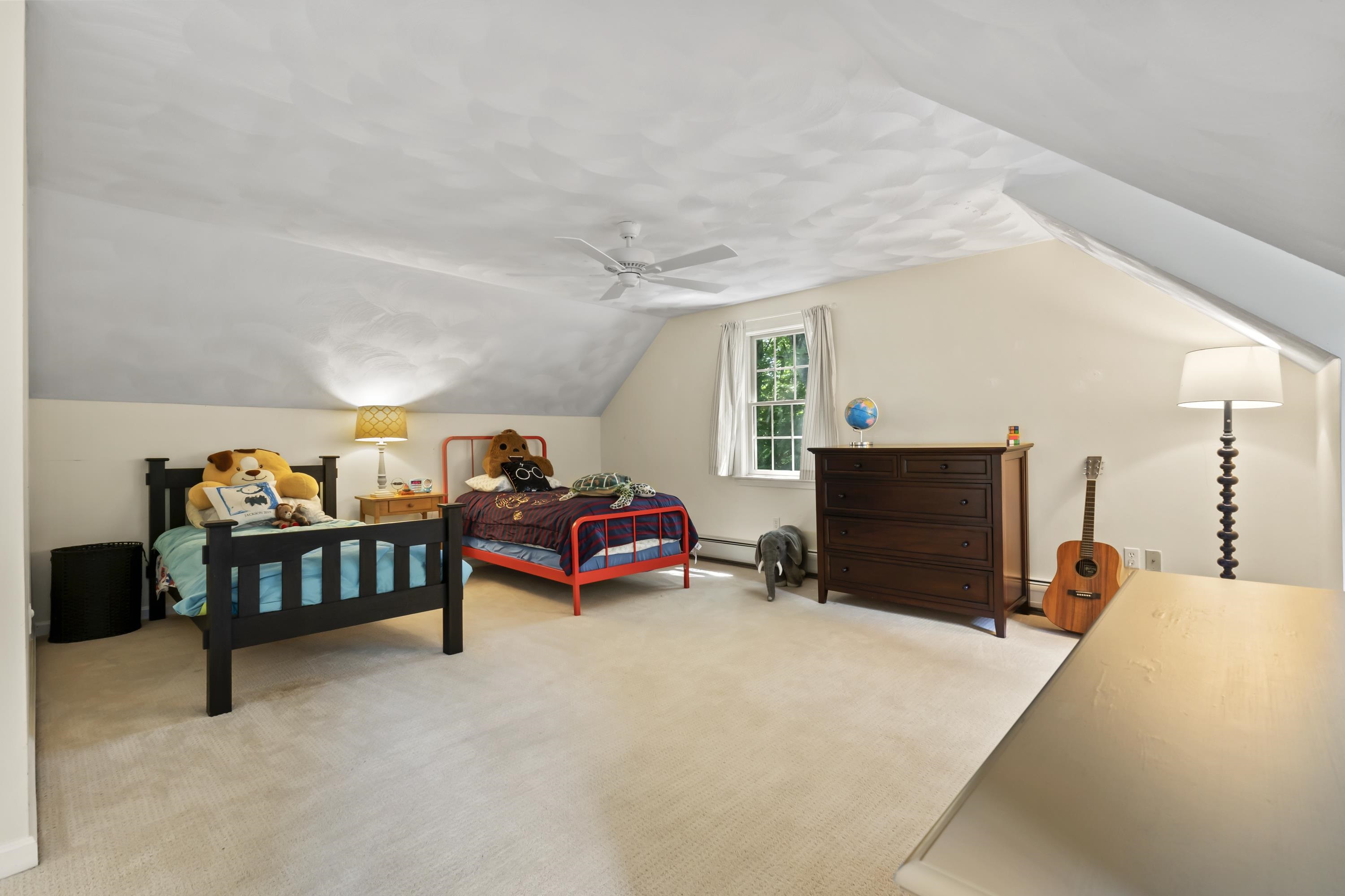 York, Maine, 03909, United States, 3 Bedrooms Bedrooms, ,4 BathroomsBathrooms,Residential,For Sale,1938259