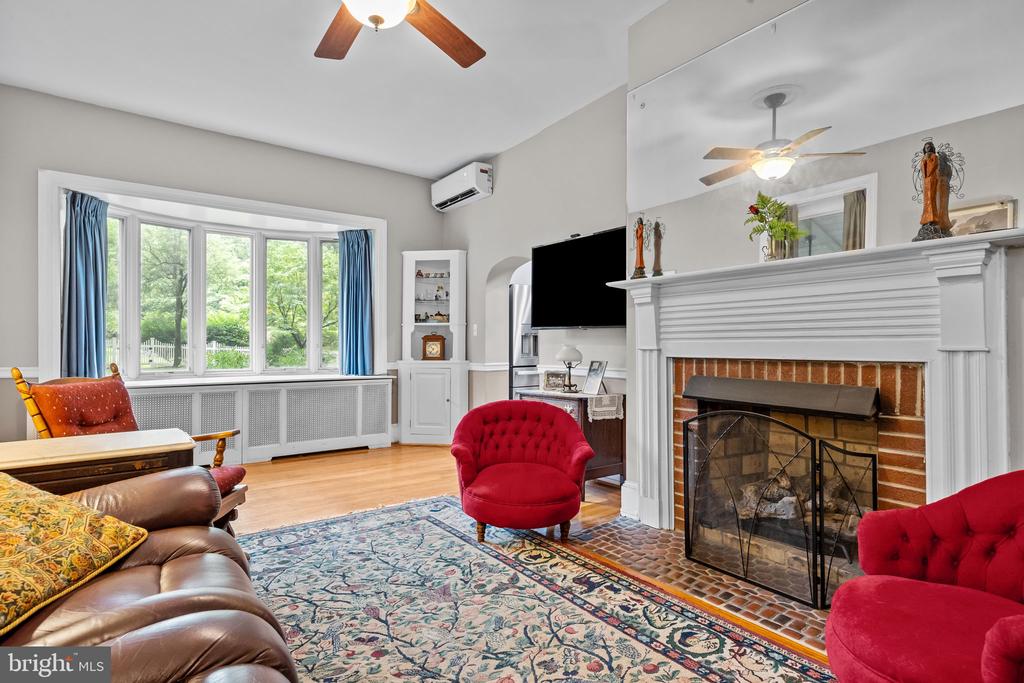 Lansdowne, Pennsylvania, 19050, United States, 5 Bedrooms Bedrooms, ,3 BathroomsBathrooms,Residential,For Sale,1926052