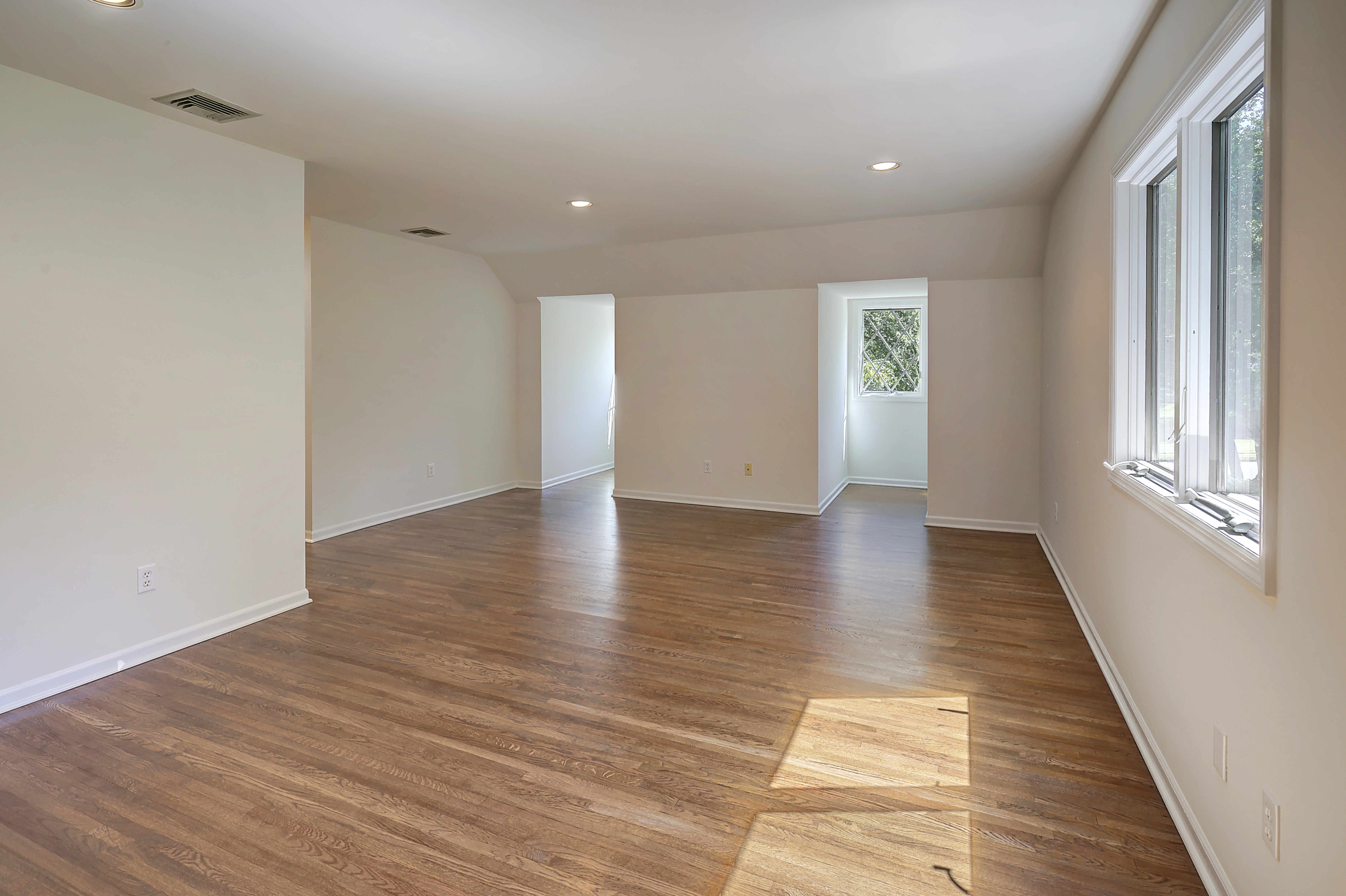  Exceptional Colonial Home Located in a Remarkable Setting - 物件實景