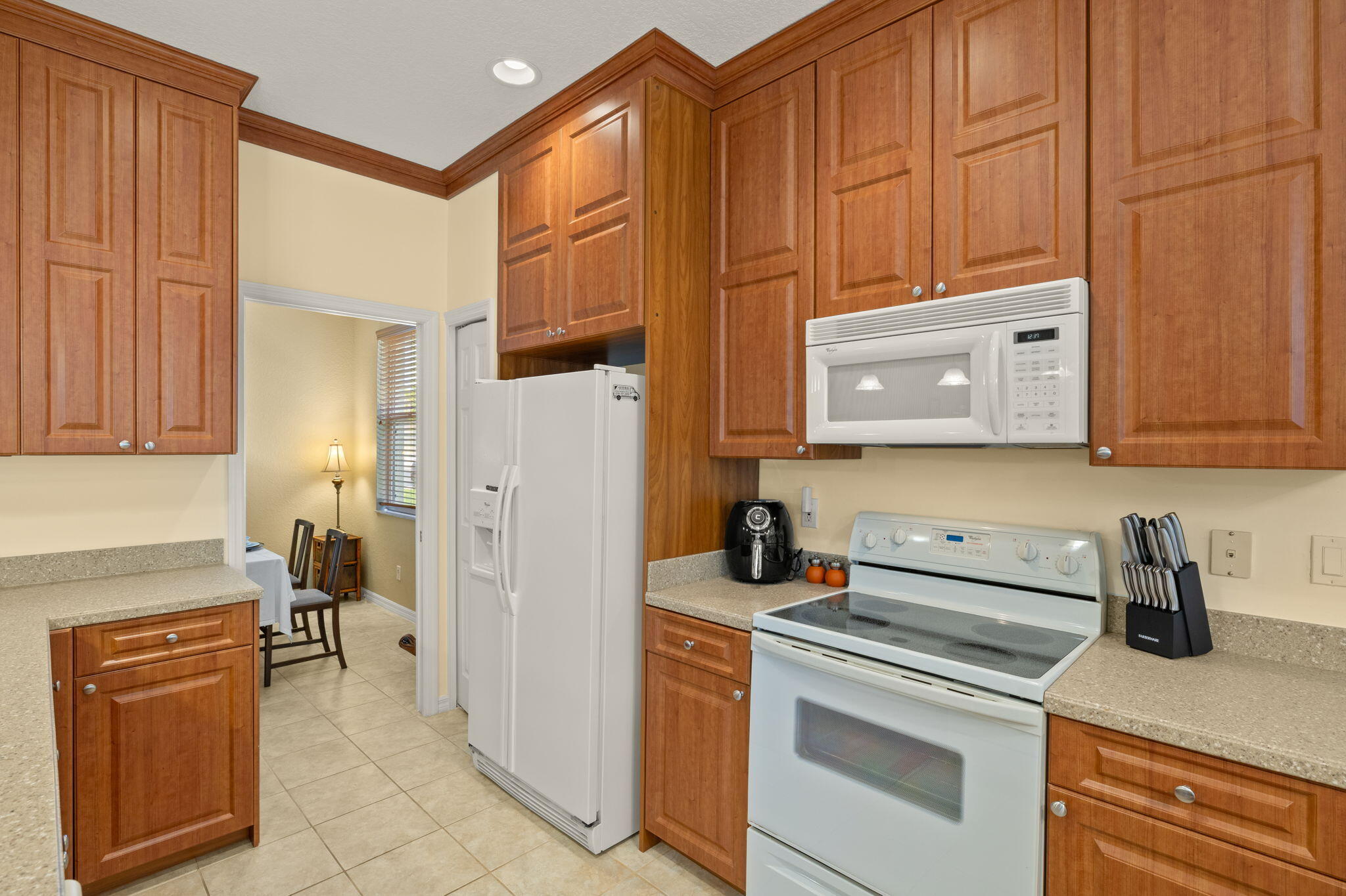 Naples, Florida, 34104, United States, 2 Bedrooms Bedrooms, ,2 BathroomsBathrooms,Residential,For Sale,1990967