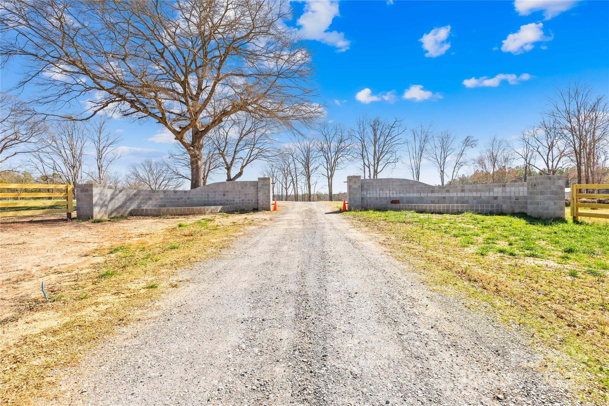 Kings Mountain, North Carolina, 28086, United States, ,1 BathroomBathrooms,Residential,For Sale,1850205