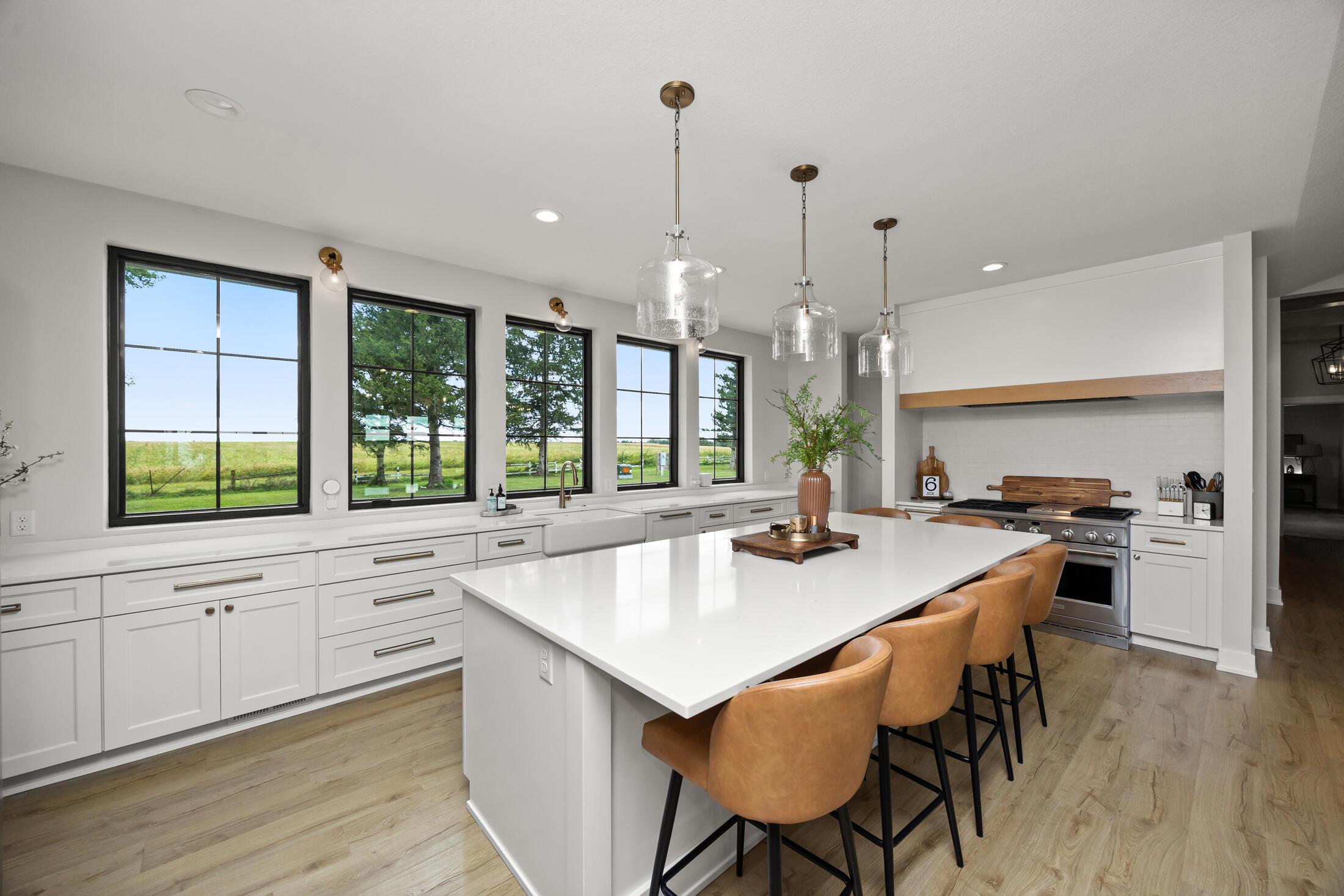 Madrid, Iowa, 50156, United States, 6 Bedrooms Bedrooms, ,5 BathroomsBathrooms,Residential,For Sale,1974254