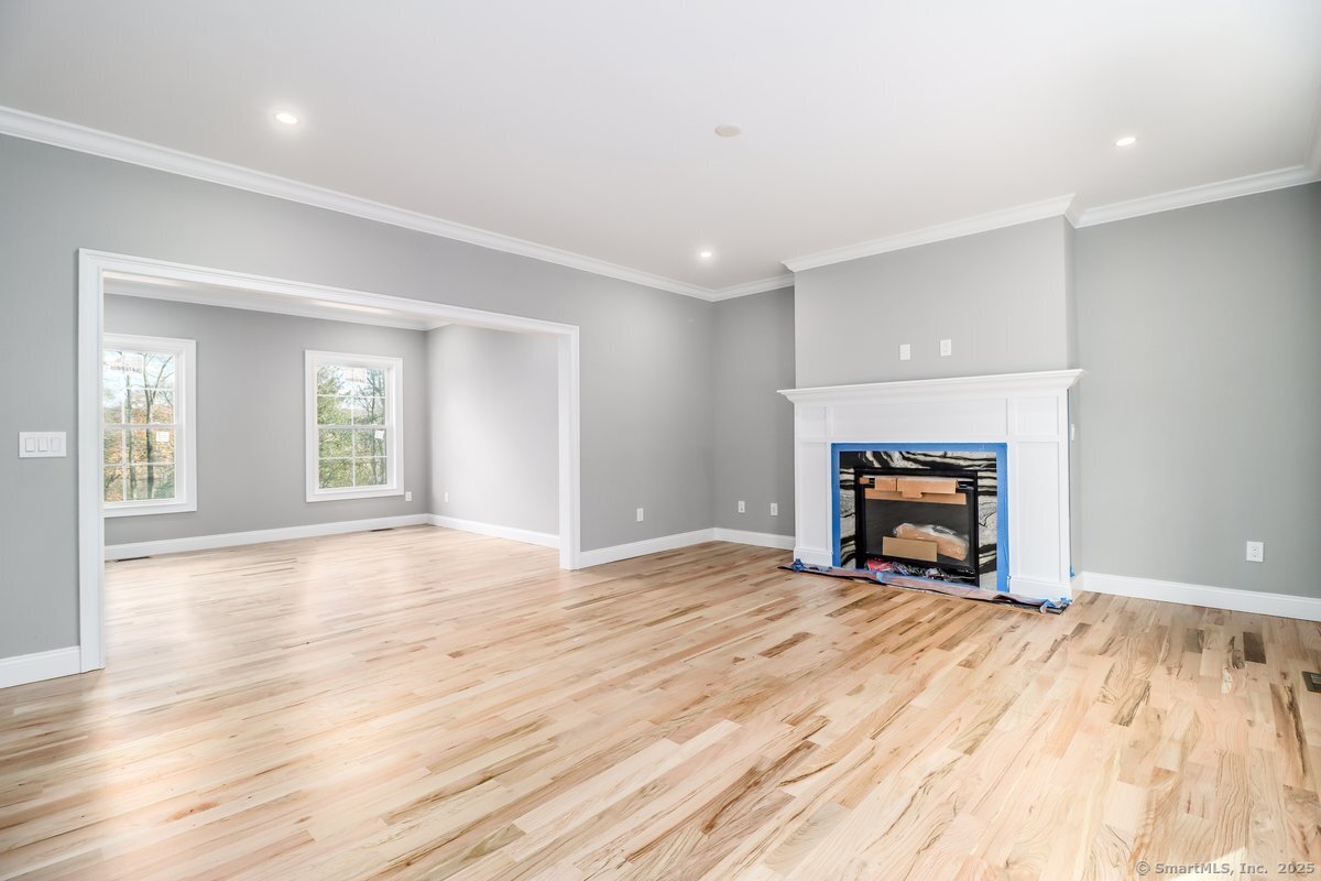 New Milford, Connecticut, 06776, United States, 4 Bedrooms Bedrooms, ,3 BathroomsBathrooms,Residential,For Sale,1896201