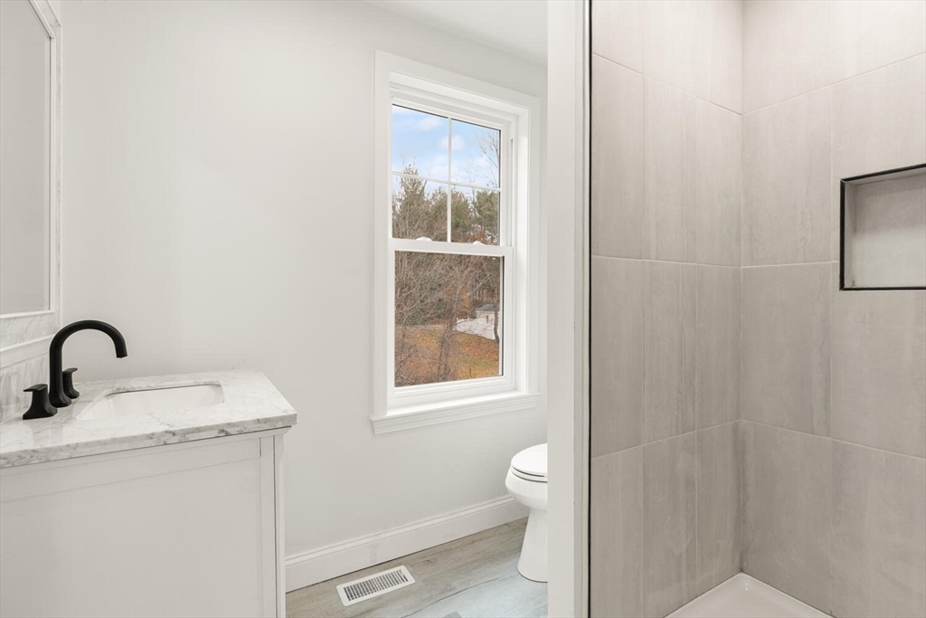 Westford, Massachusetts, 01886, United States, 3 Bedrooms Bedrooms, ,2 BathroomsBathrooms,Residential,For Sale,1991235