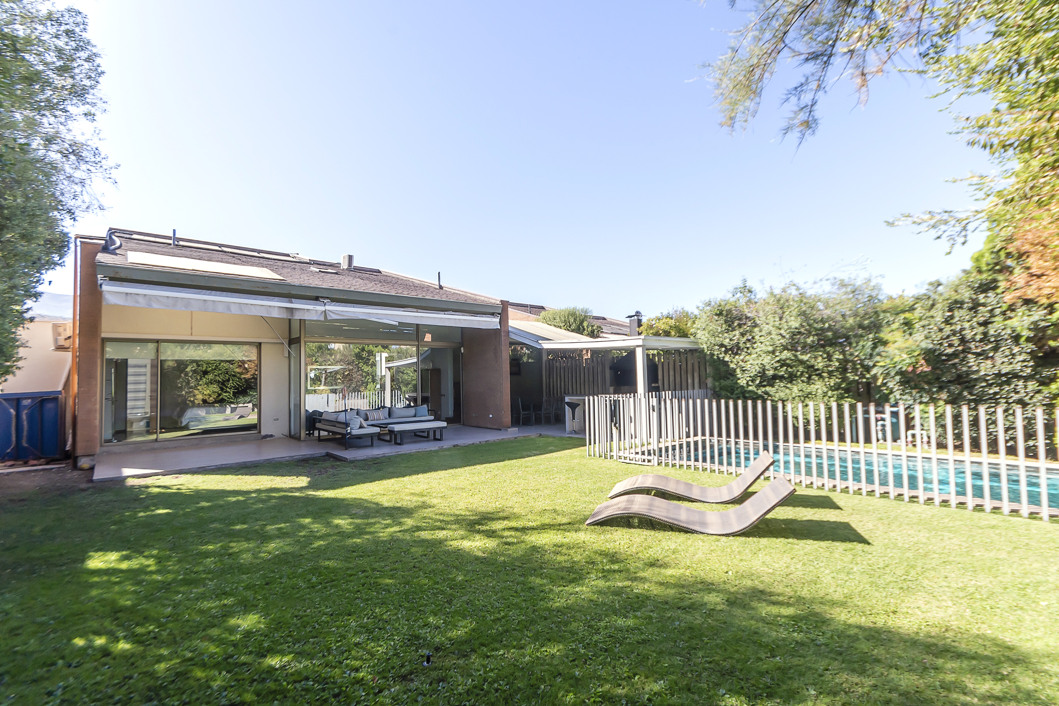  Mediterranean-style house in a gated community - 物件實景