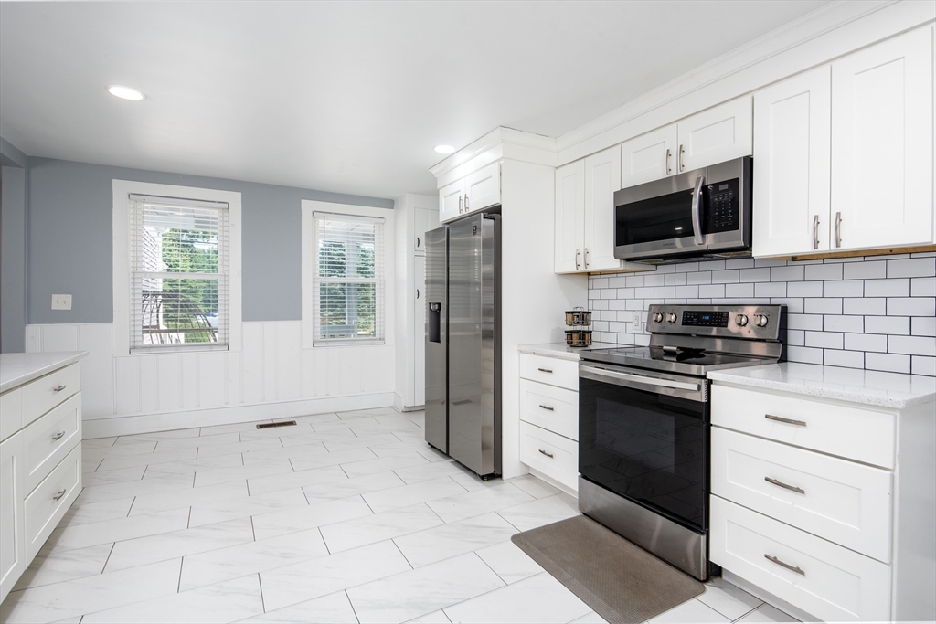 East Bridgewater, Massachusetts, 02333, United States, 4 Bedrooms Bedrooms, ,2 BathroomsBathrooms,Residential,For Sale,1942845