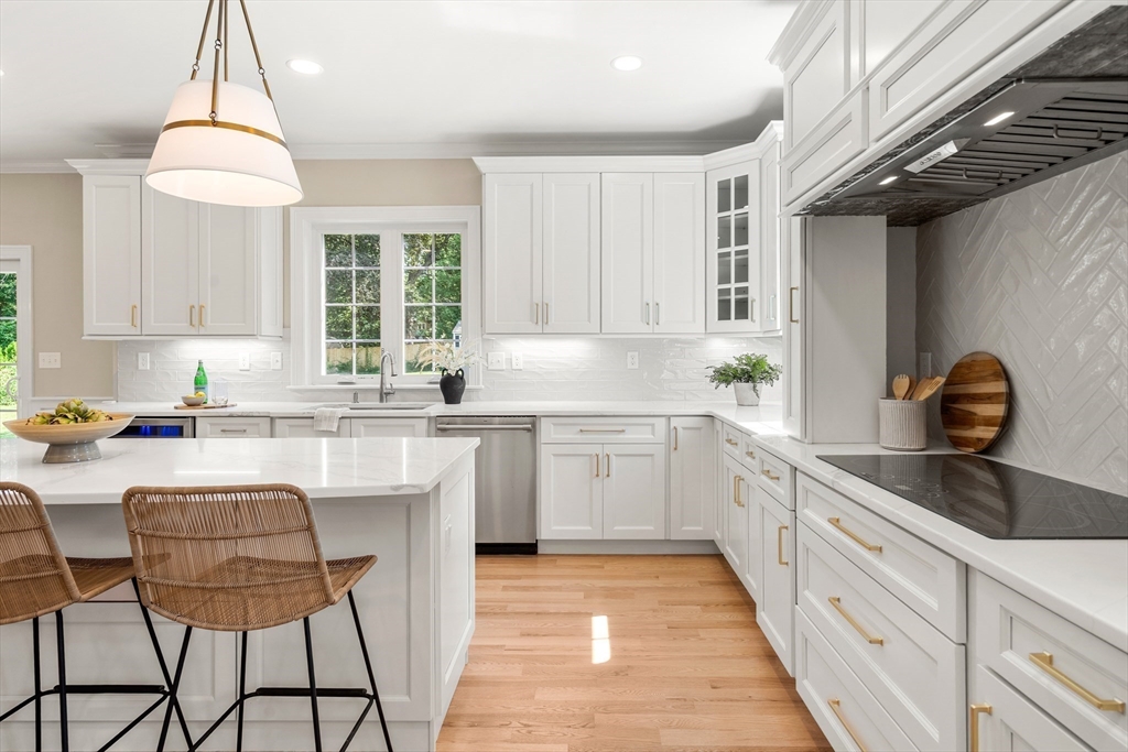 Lexington, Massachusetts, 02420, United States, 5 Bedrooms Bedrooms, ,8 BathroomsBathrooms,Residential,For Sale,1932093