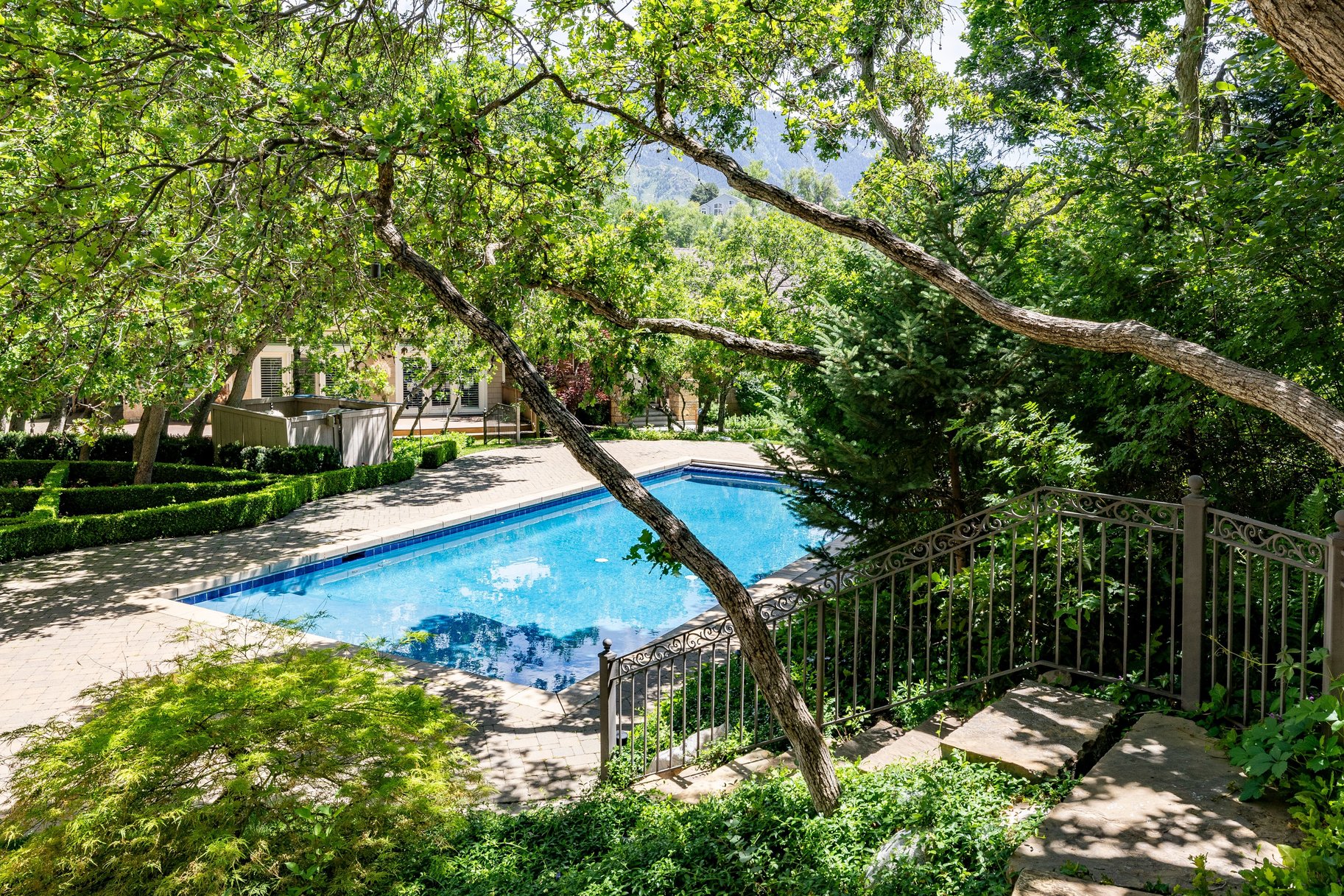  Private Cottonwood Heights Estate with Resort Backyard & Mountain Views - 物件實景
