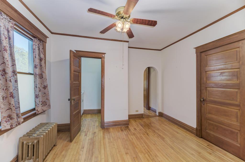 Willow Springs, Illinois, 60480, United States, 6 Bedrooms Bedrooms, ,3 BathroomsBathrooms,Residential,For Sale,1961298