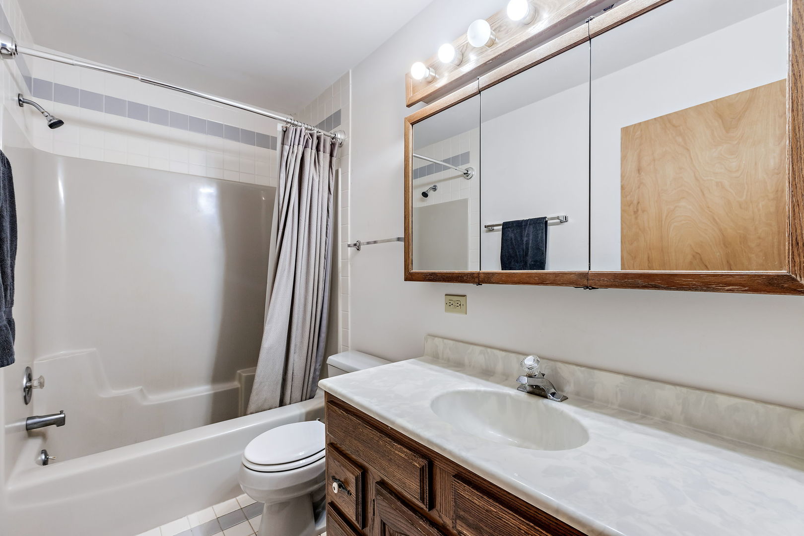 29650 N Garland Road, Wauconda, Illinois, 60084, United States, 3 Bedrooms Bedrooms, ,3 BathroomsBathrooms,Residential,For Sale,29650 N Garland Road,1374761