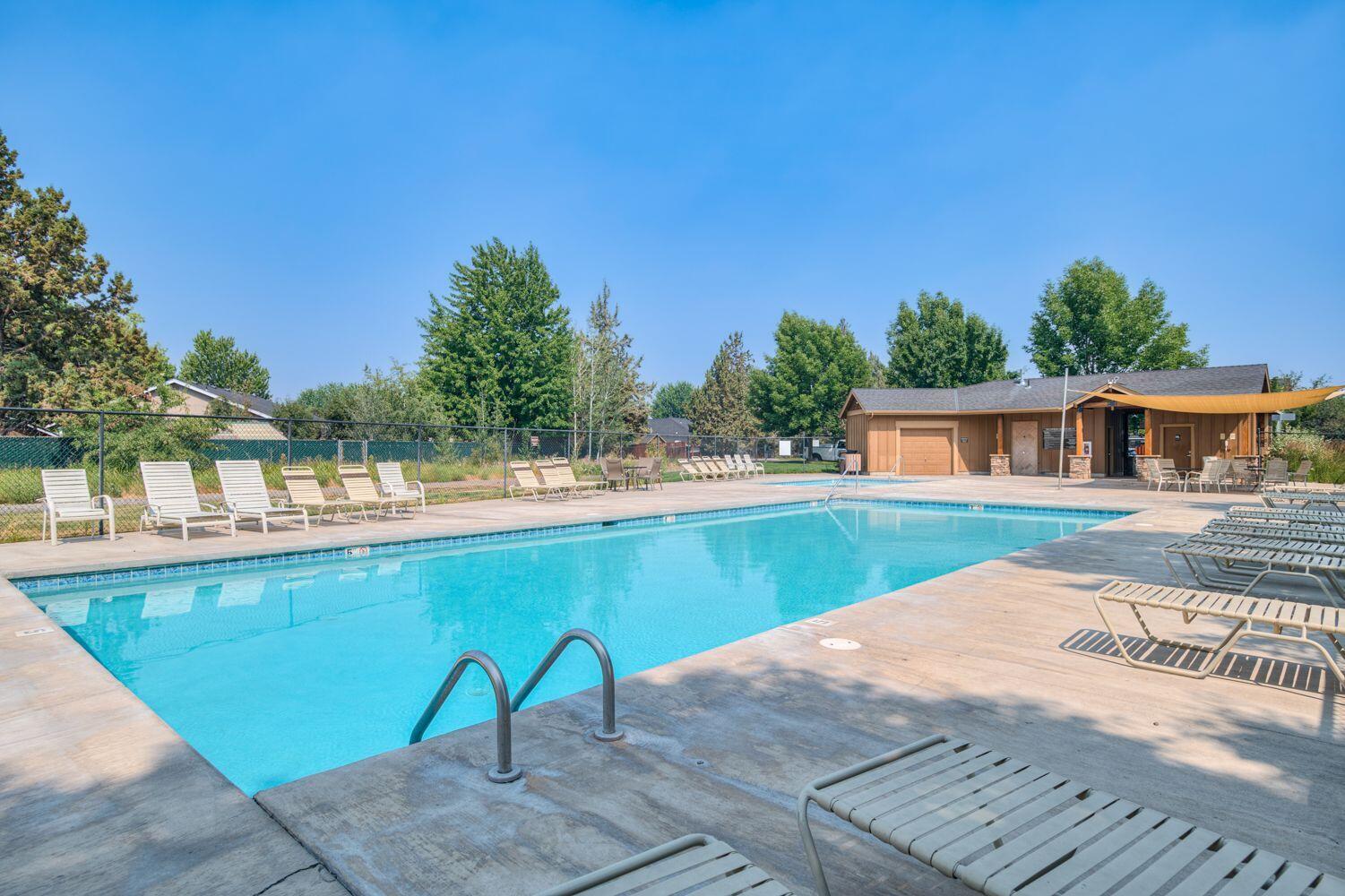 Redmond, Oregon, 97756, United States, 4 Bedrooms Bedrooms, ,3 BathroomsBathrooms,Residential,For Sale,1898439