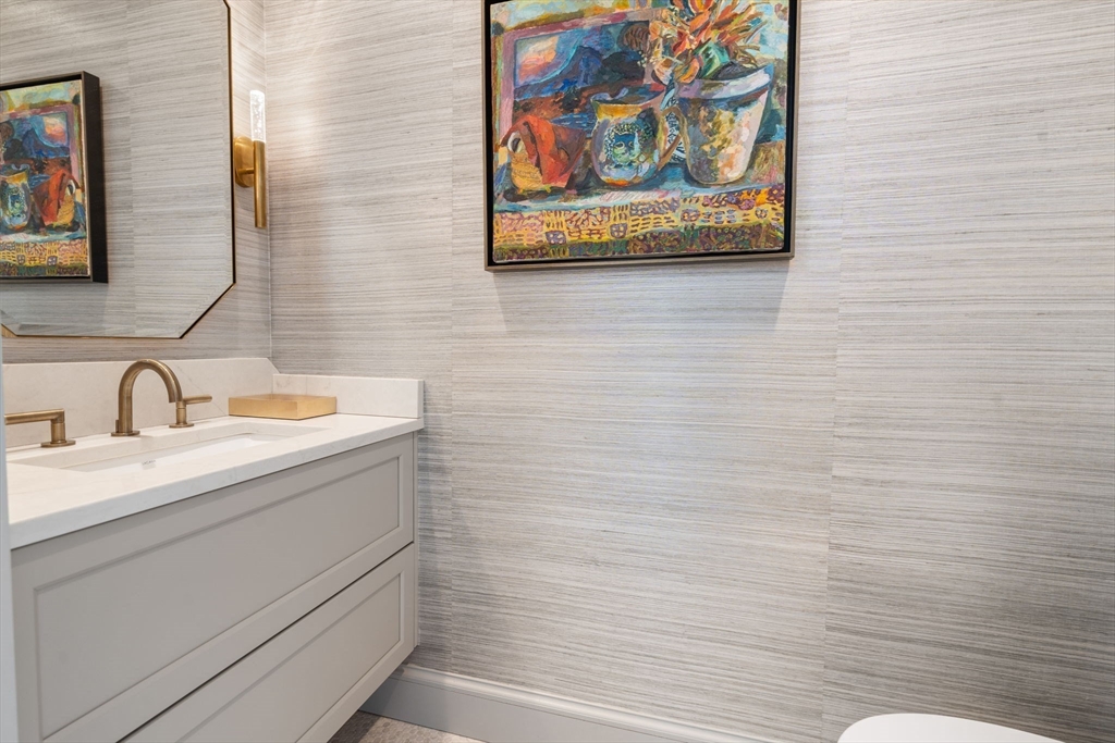 Boston, Massachusetts, 02199, United States, 3 Bedrooms Bedrooms, ,3 BathroomsBathrooms,Residential,For Sale,1940659