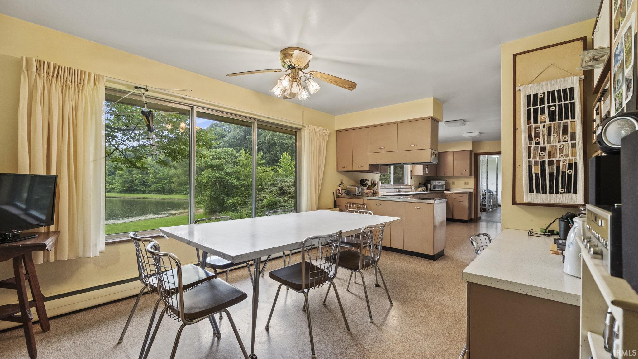 Markle, Indiana, 46770, United States, 3 Bedrooms Bedrooms, ,3 BathroomsBathrooms,Residential,For Sale,1973657