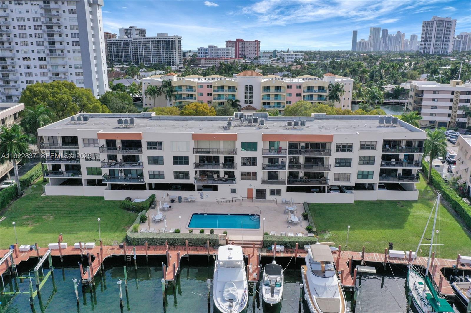 Hallandale Beach, Florida, 33009, United States, 2 Bedrooms Bedrooms, ,2 BathroomsBathrooms,Residential,For Sale,2001763