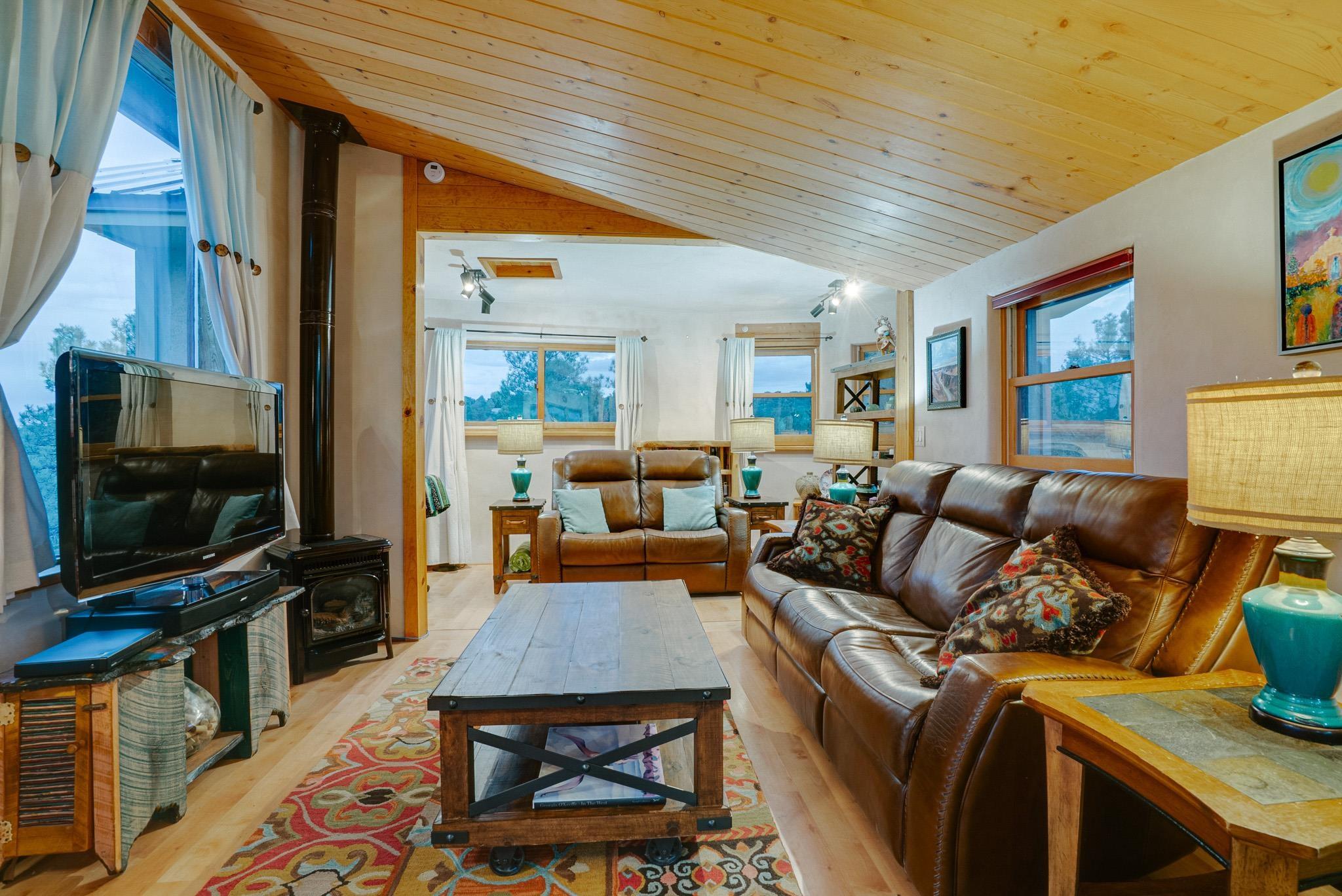 Valdez, New Mexico, 87580, United States, 3 Bedrooms Bedrooms, ,2 BathroomsBathrooms,Residential,For Sale,1972976