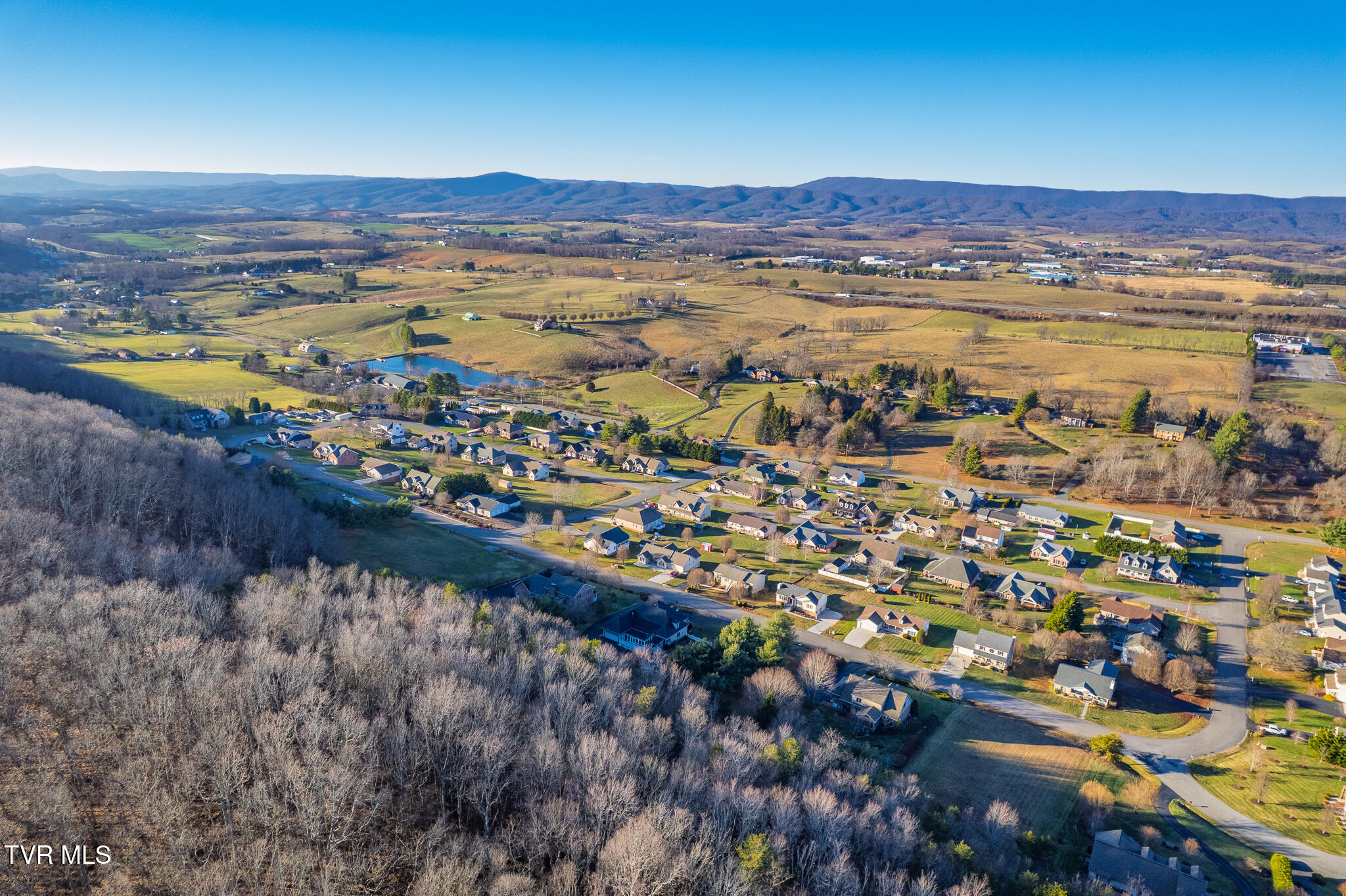 Wytheville, Virginia, 24382, United States, 4 Bedrooms Bedrooms, ,3 BathroomsBathrooms,Residential,For Sale,2005491