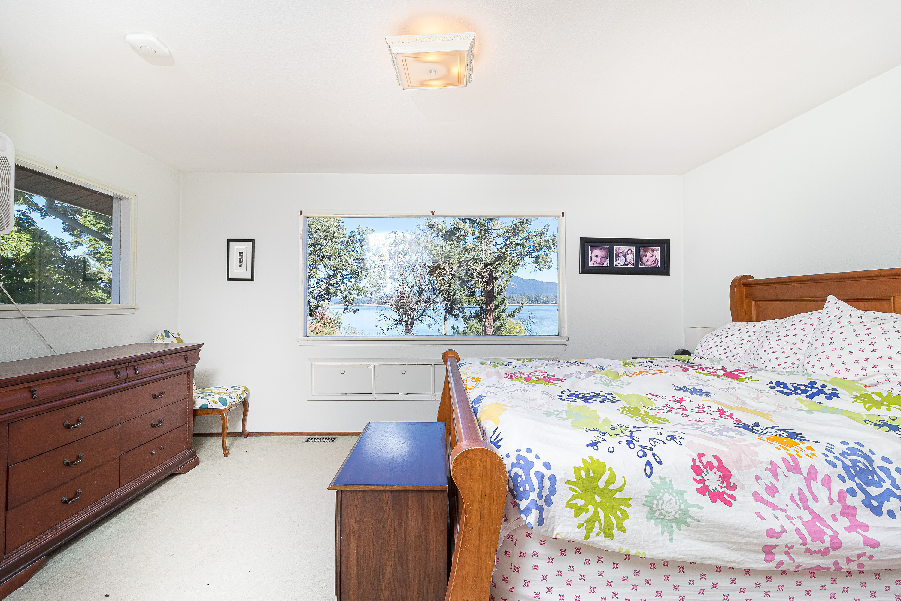  Prime Waterfront Home - 物件實景