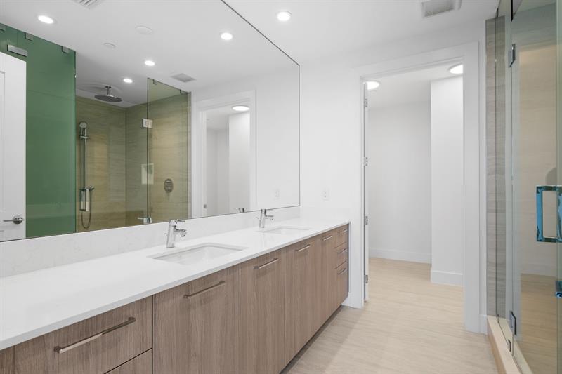 Fort Lauderdale, Florida, 33304, United States, 2 Bedrooms Bedrooms, ,3 BathroomsBathrooms,Residential,For Sale,1995654