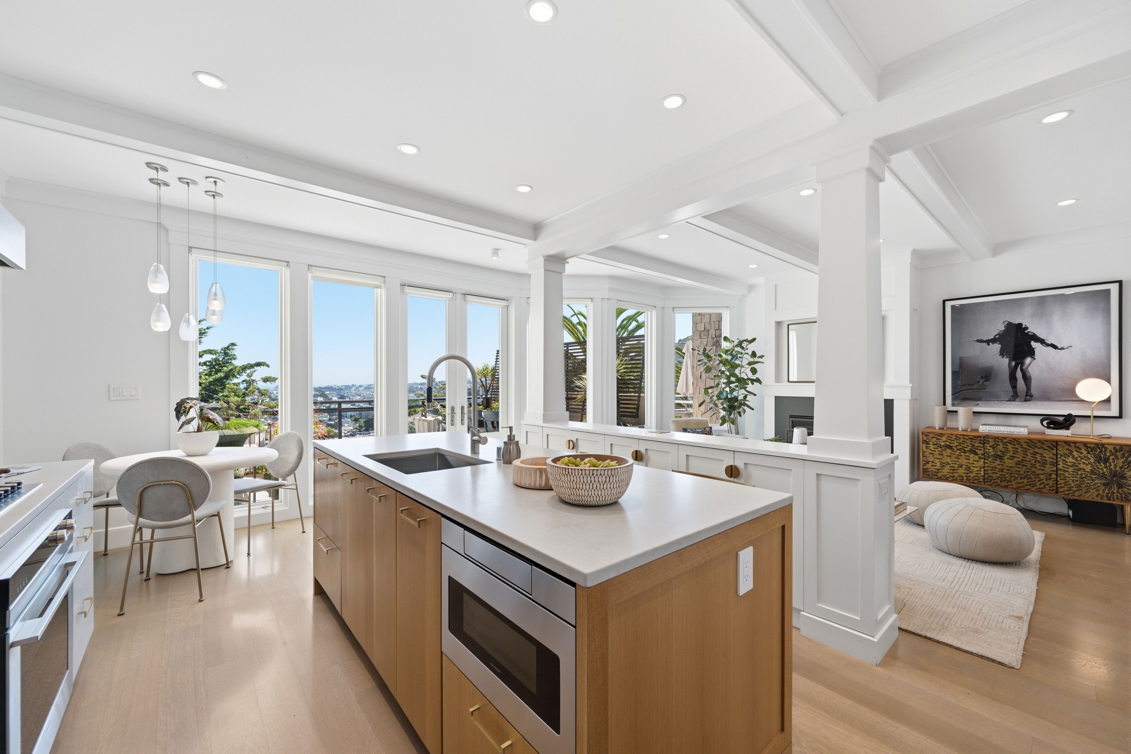  Craftsman Jewel With Sweeping Views - 物件實景