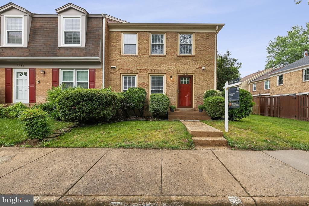 Springfield, Virginia, 22153, United States, 4 Bedrooms Bedrooms, ,4 BathroomsBathrooms,Residential,For Sale,2049450