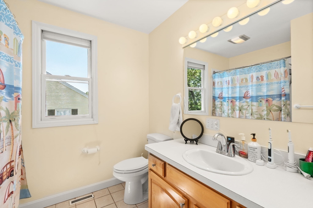Boston, Massachusetts, 02132, United States, 4 Bedrooms Bedrooms, ,3 BathroomsBathrooms,Residential,For Sale,1874129
