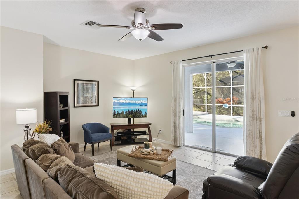 Apopka, Florida, 32712, United States, 5 Bedrooms Bedrooms, ,3 BathroomsBathrooms,Residential,For Sale,2003317