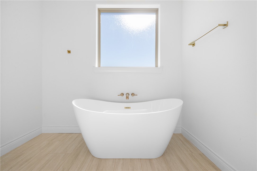 Bryan, Texas, 77808, United States, 3 Bedrooms Bedrooms, ,3 BathroomsBathrooms,Residential,For Sale,1984119