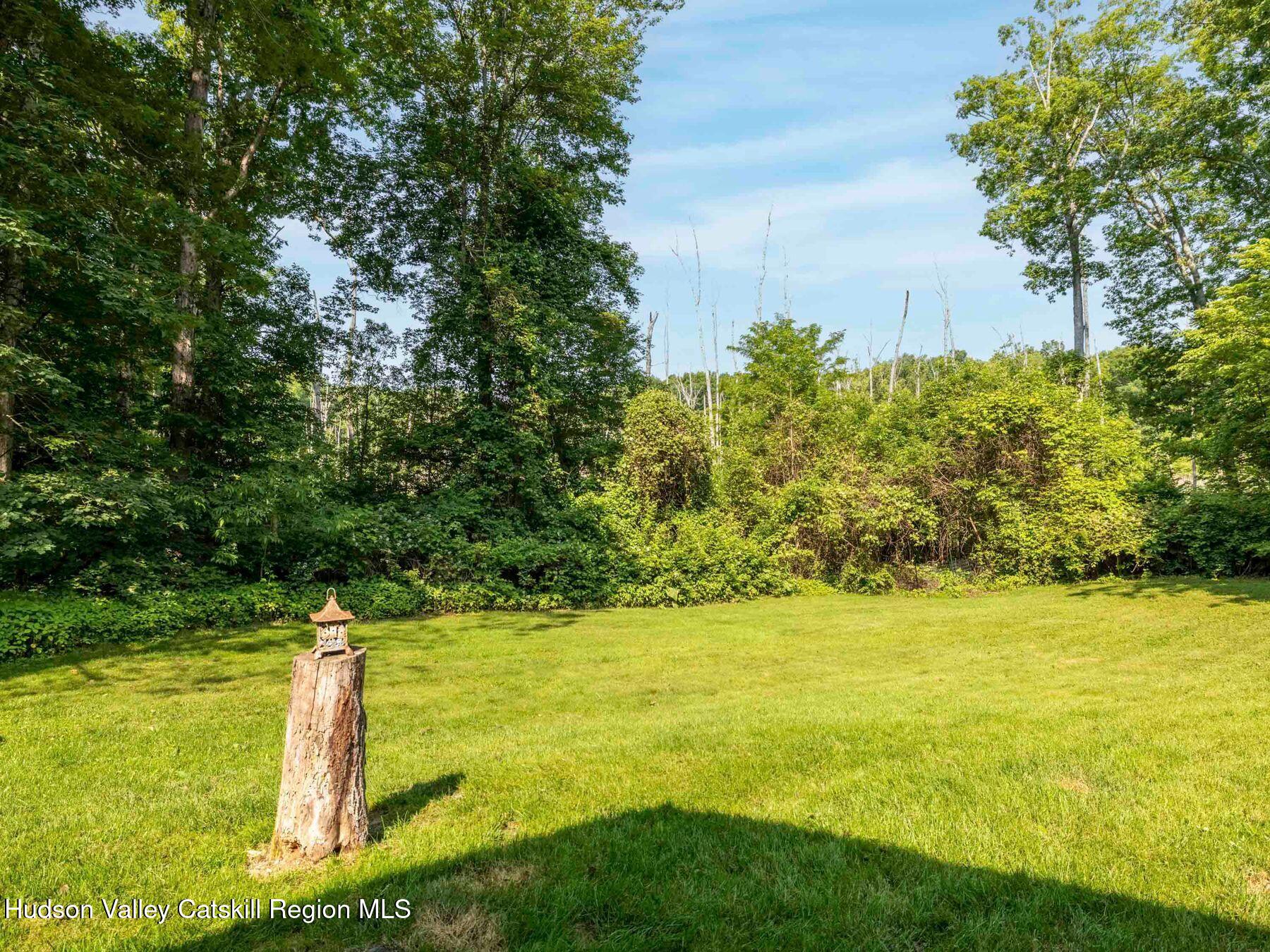 New Paltz, New York, 12561, United States, 4 Bedrooms Bedrooms, ,3 BathroomsBathrooms,Residential,For Sale,1849625