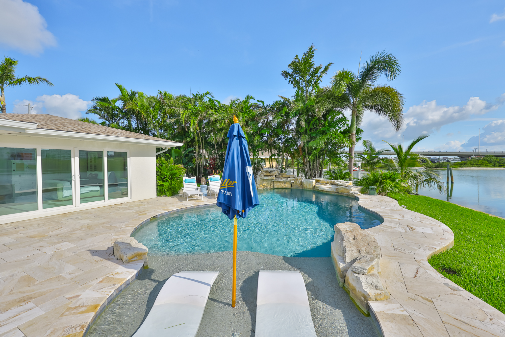 Largo, Florida, 33770, United States, 3 Bedrooms Bedrooms, ,4 BathroomsBathrooms,Residential,For Sale,1982146