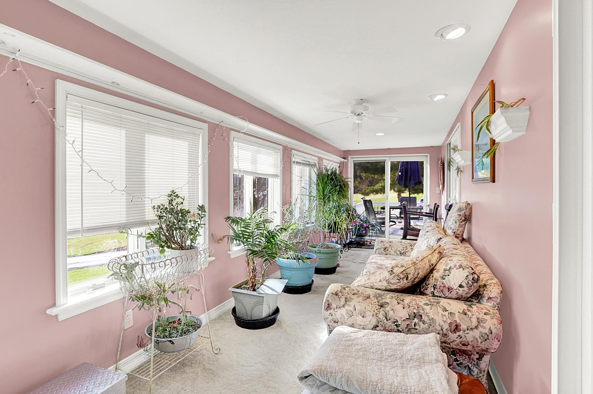 Thompsontown, Pennsylvania, 17094, United States, 4 Bedrooms Bedrooms, ,3 BathroomsBathrooms,Residential,For Sale,1981637