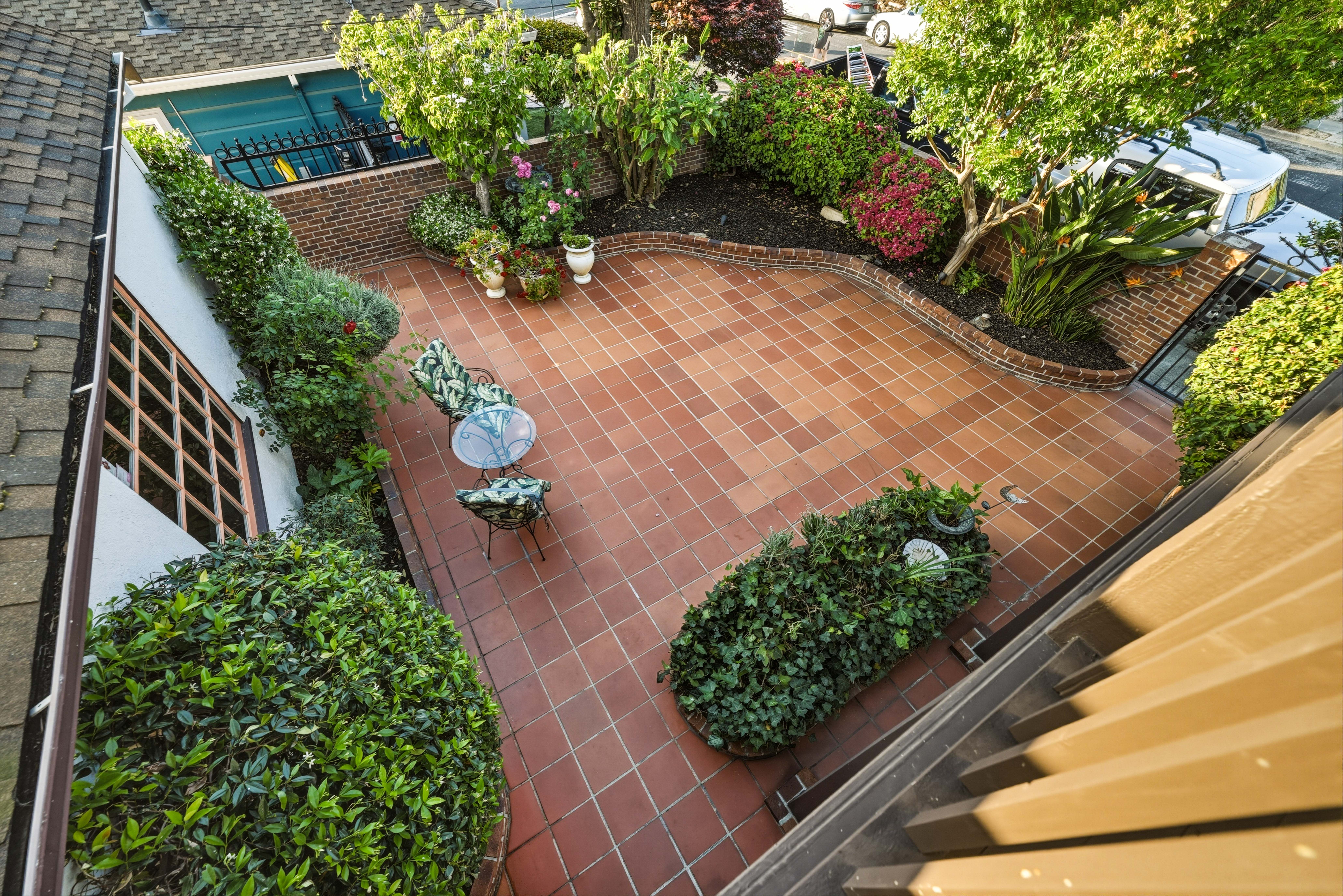  Timeless Downtown Elegance in Hayward’s Historic Prospect Hill - 物件實景
