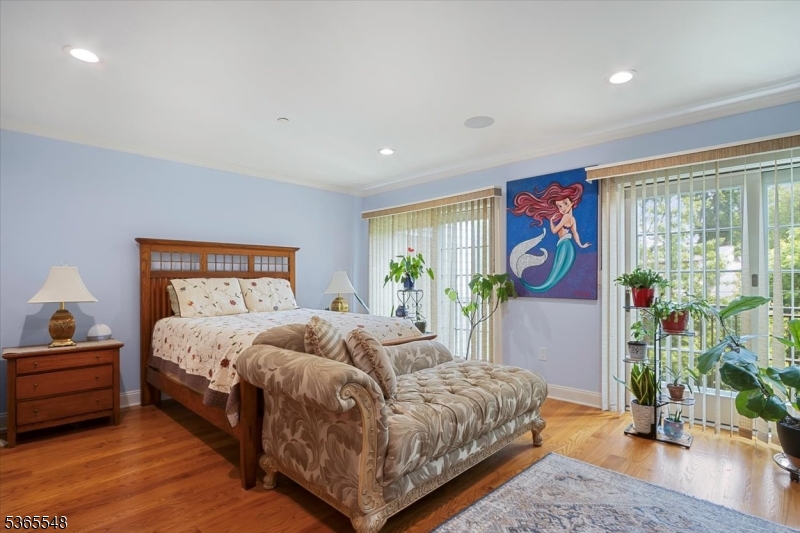 Teaneck, New Jersey, 07666, United States, 2 Bedrooms Bedrooms, ,3 BathroomsBathrooms,Residential,For Sale,1870844