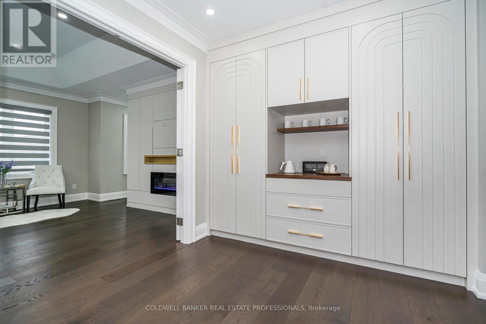 TORONTO (WEXFORD-MARYVALE), Ontario, M1R 3X4, CA, 8 Bedrooms Bedrooms, ,7 BathroomsBathrooms,Residential,For Sale,1951163