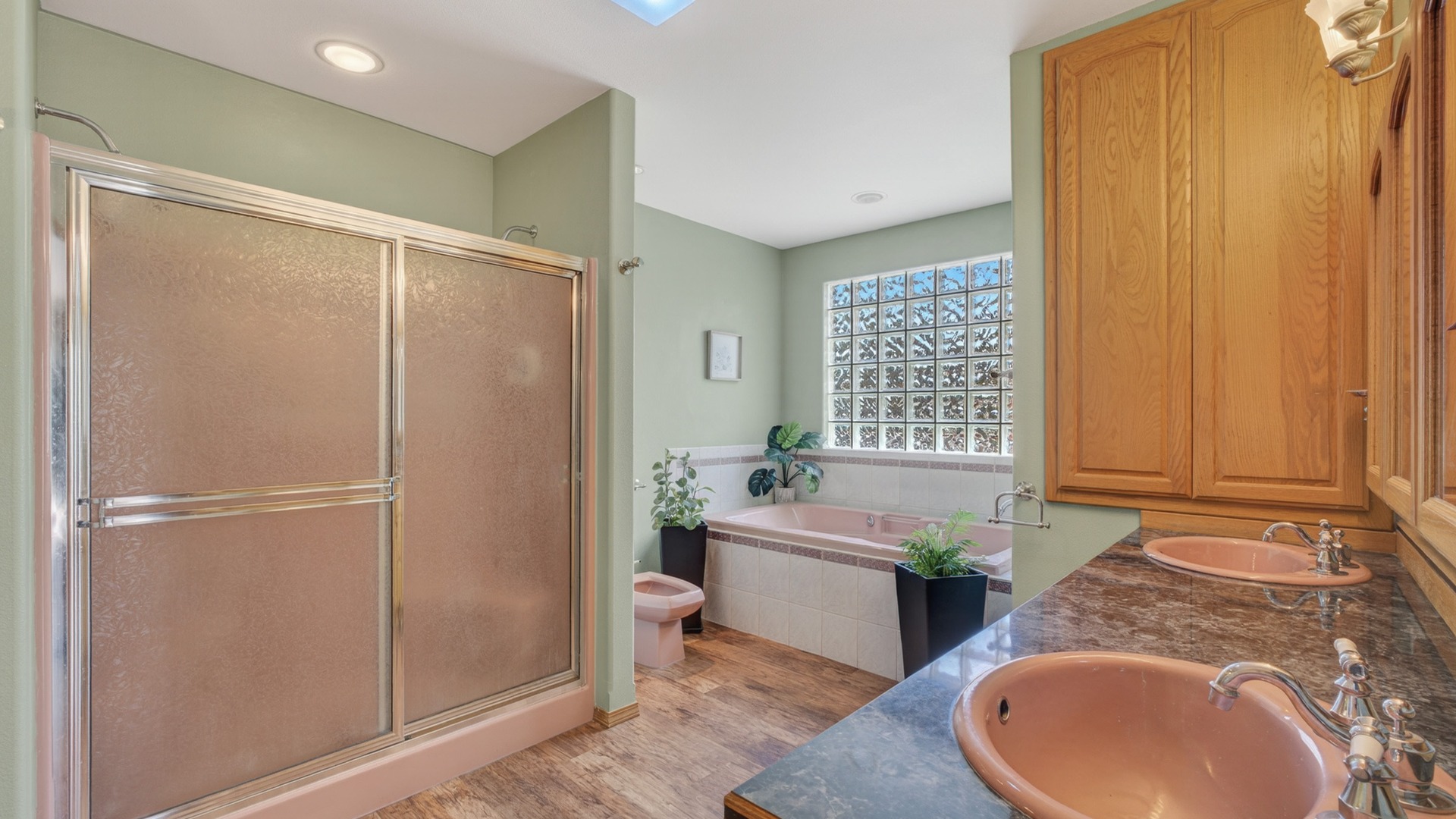 Bonners Ferry, Idaho, 83805, United States, 4 Bedrooms Bedrooms, ,4 BathroomsBathrooms,Residential,For Sale,1980199