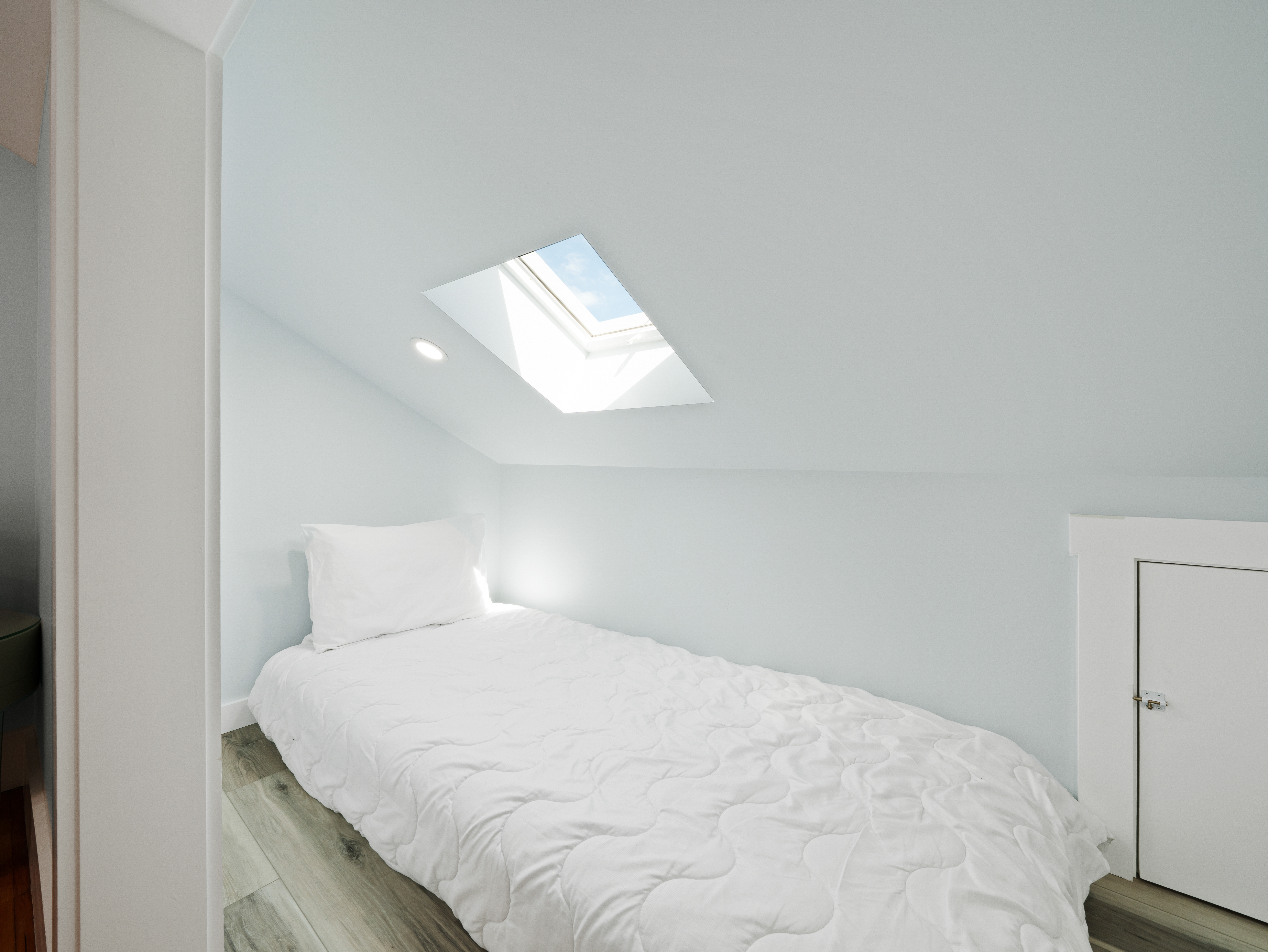  Conviently Located Remolded Home - 物件實景