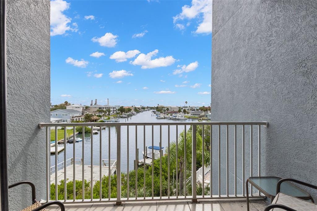 St Petersburg, Florida, 33708, United States, 2 Bedrooms Bedrooms, ,2 BathroomsBathrooms,Residential,For Sale,1950860