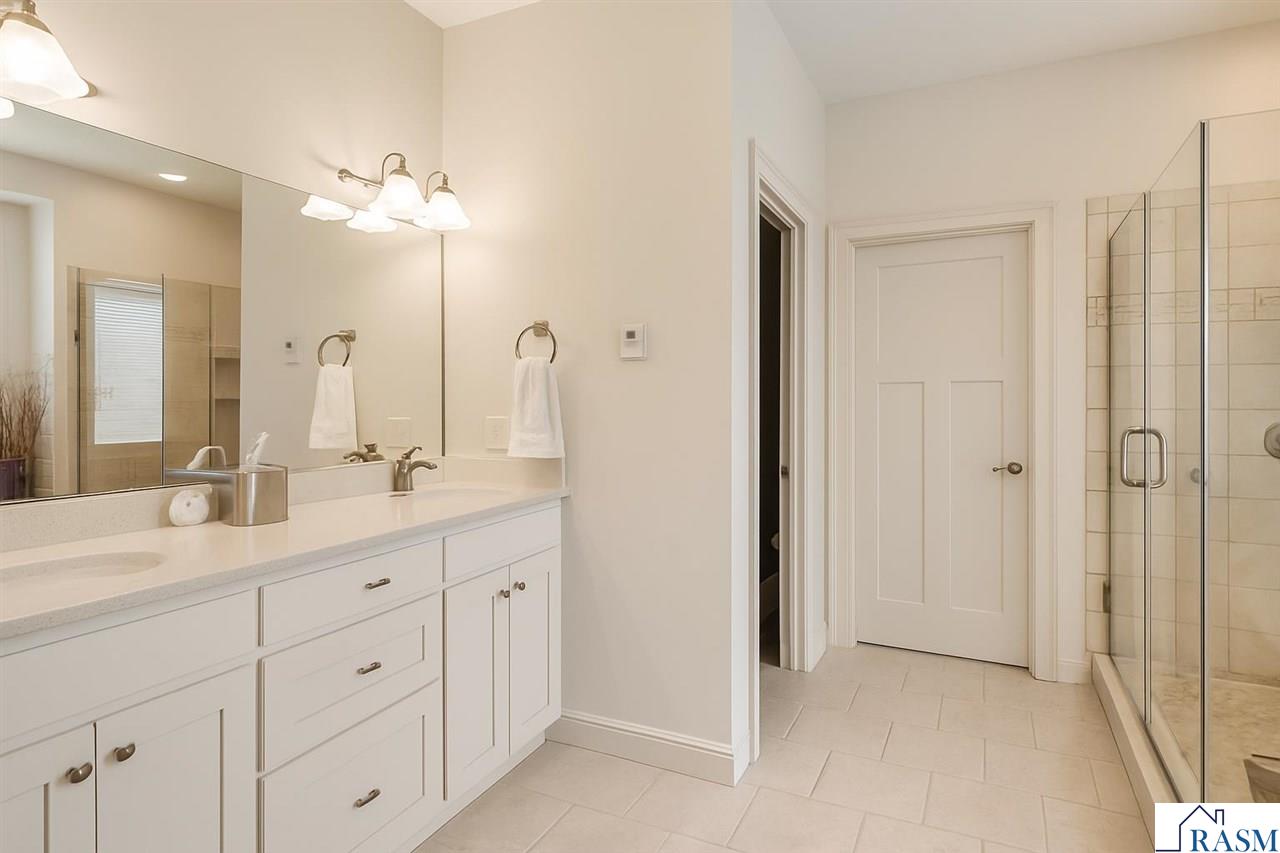 Mankato, Minnesota, 56001, United States, 3 Bedrooms Bedrooms, ,2 BathroomsBathrooms,Residential,For Sale,1982289