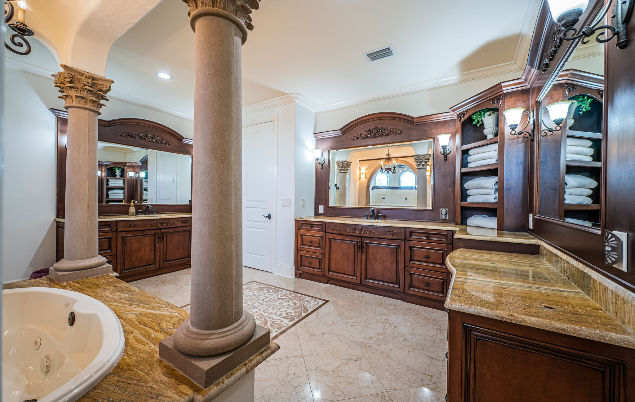 Redington Beach, Florida, 33708, United States, 5 Bedrooms Bedrooms, ,10 BathroomsBathrooms,Residential,For Sale,1697870