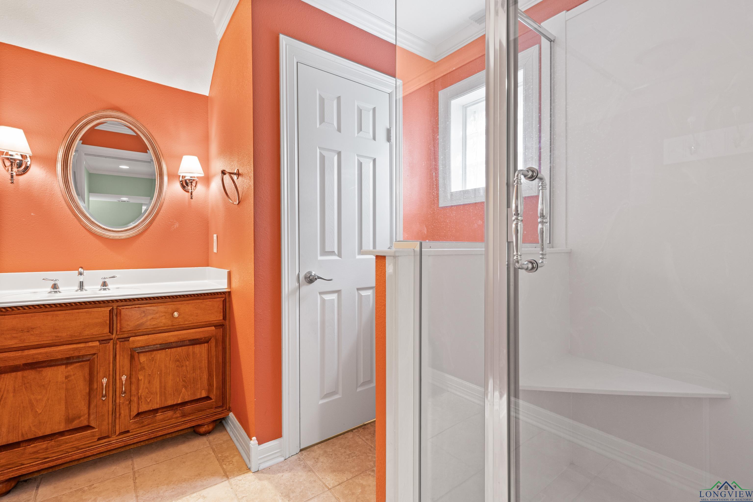 Longview, Texas, 75605, United States, 4 Bedrooms Bedrooms, ,6 BathroomsBathrooms,Residential,For Sale,1907778